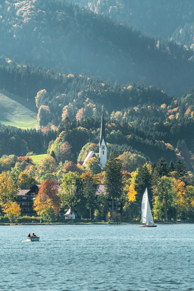 Bayerischer See mit Bergen